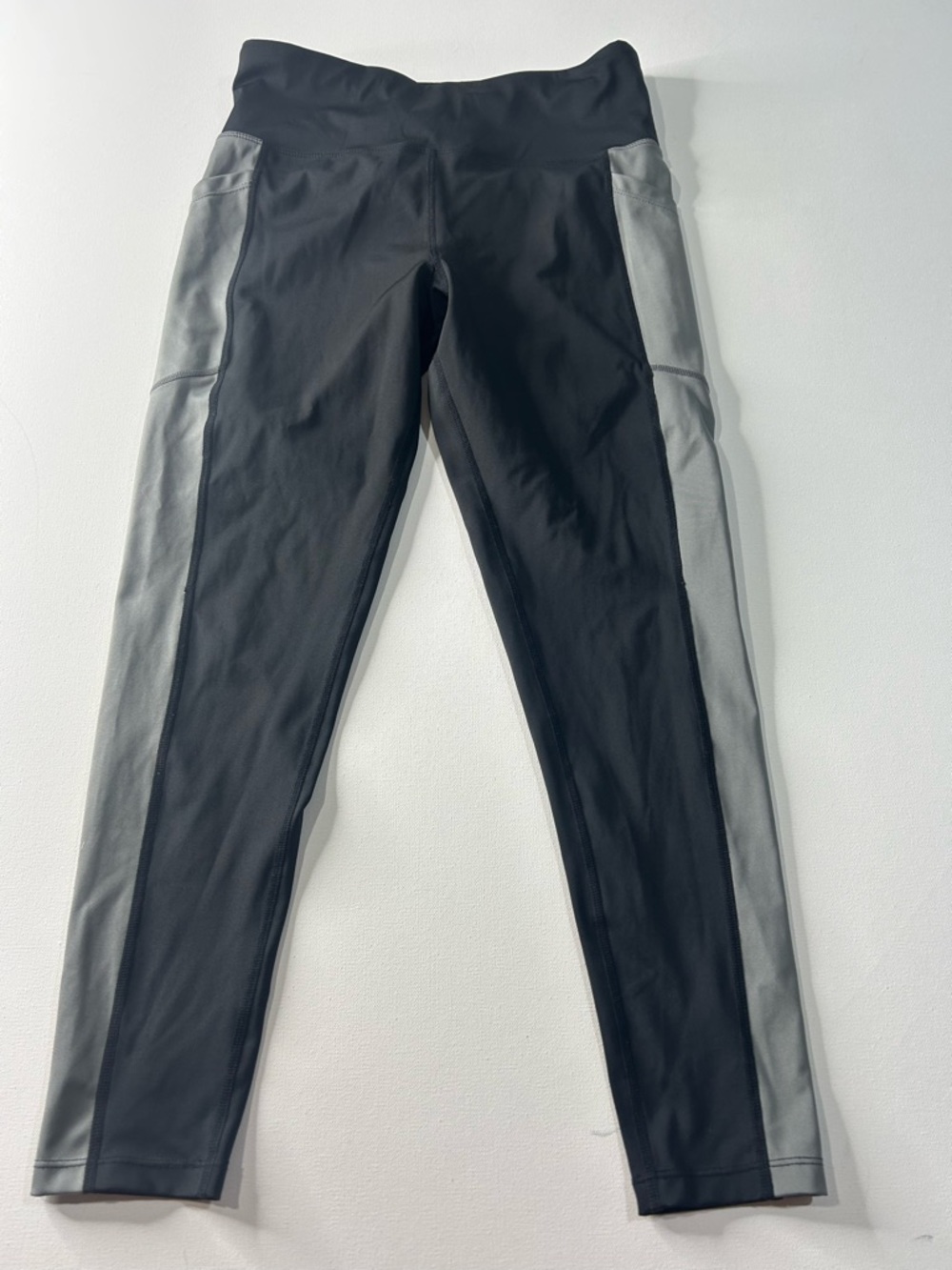 LuLaRoe Medium Rise Black Athletic Leggings with Gray Side Panels